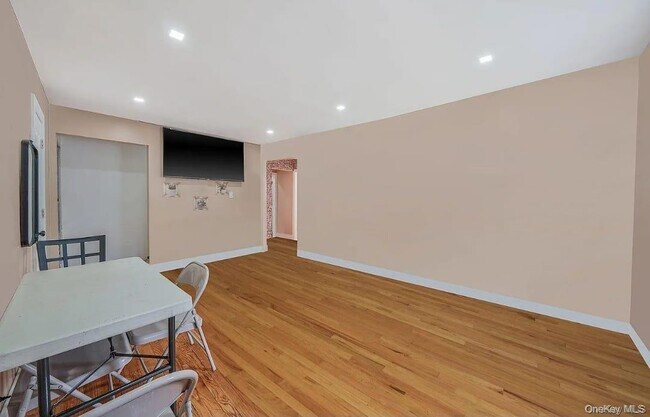 Foto del edificio - 202-02 109th Ave