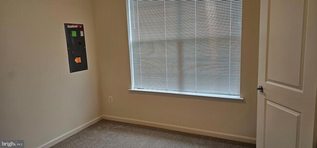 Building Photo - 156 Ironwood Ct