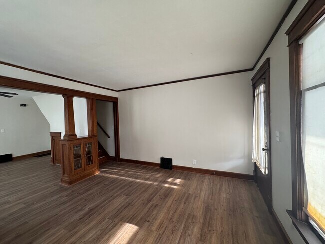 Foto del edificio - 35 Ellenwood Ave