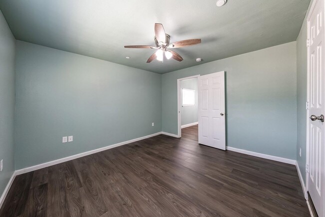 Building Photo - CUSD Home, 2BR/1BA, Modern Updates - Built...