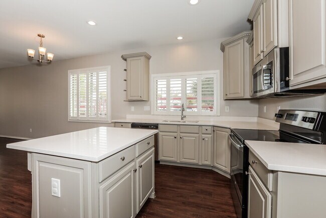 Building Photo - 18682 E Lark Dr