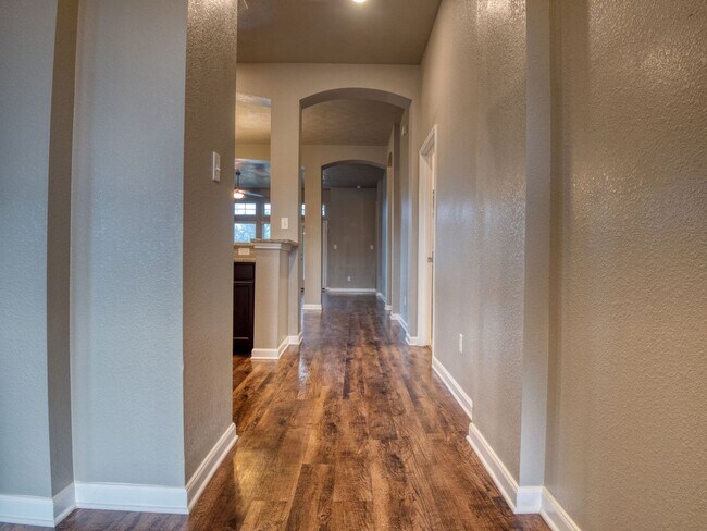 Foto del edificio - Spacious Single-Family Home Available Now!