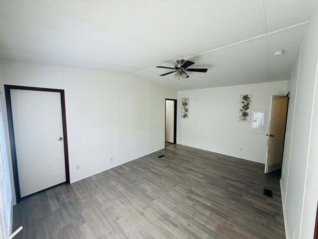 Master Bedroom - 226 Blanco Dr