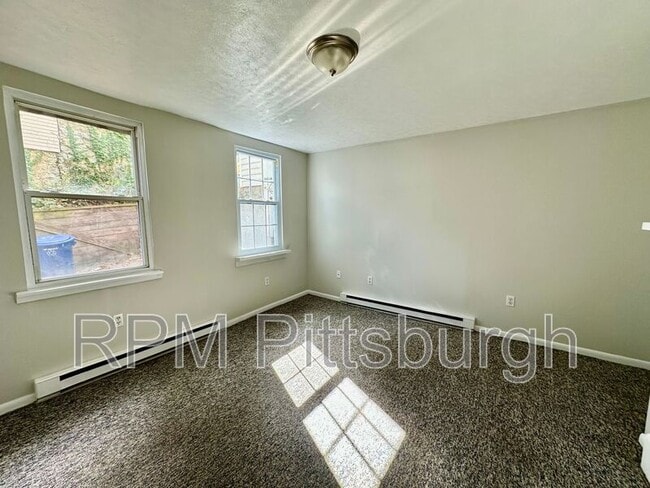 Building Photo - 2709 Josephine St