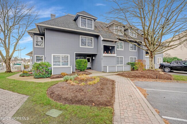 Building Photo - 85 E Water St