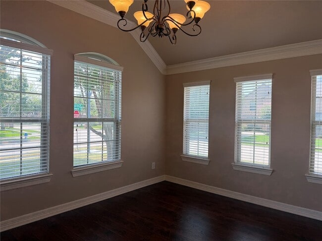 Building Photo - 9638 Castlerock Tr
