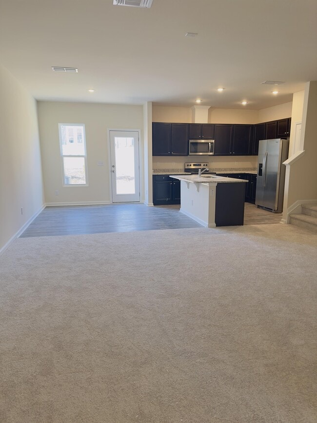 Foto del edificio - 732 Ambrose Hl Ln