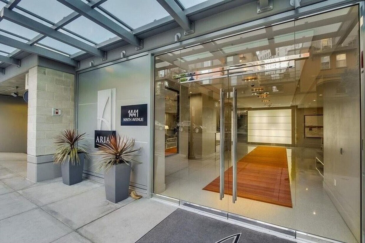 Primary Photo - Beautiful 2 bedroom 2 bath condo in the Do...