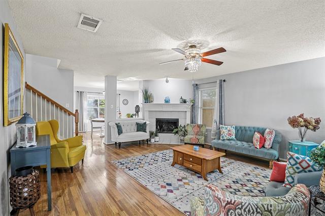 Foto del edificio - 7404 Vista Valley Ln