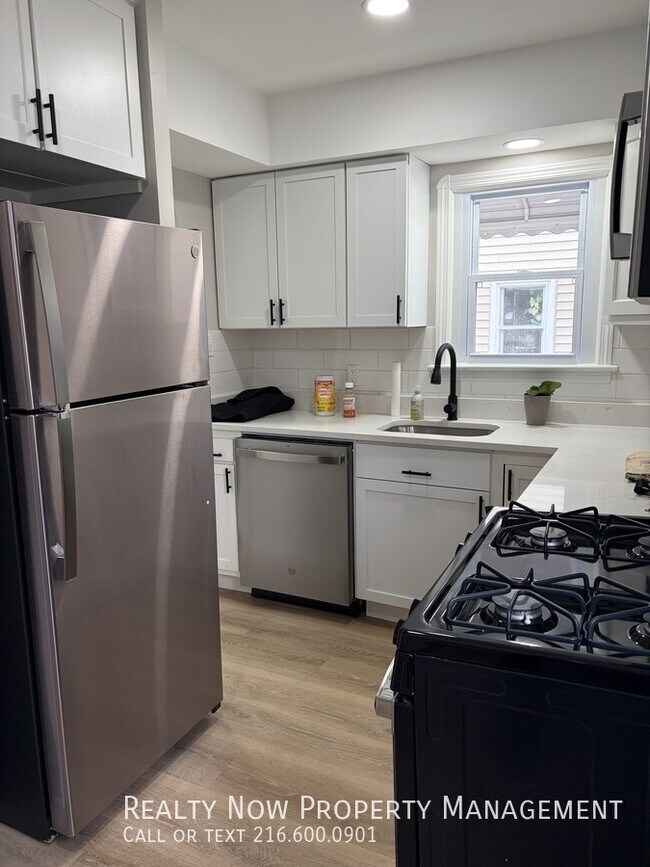 Foto del edificio - 6333 W 130th St