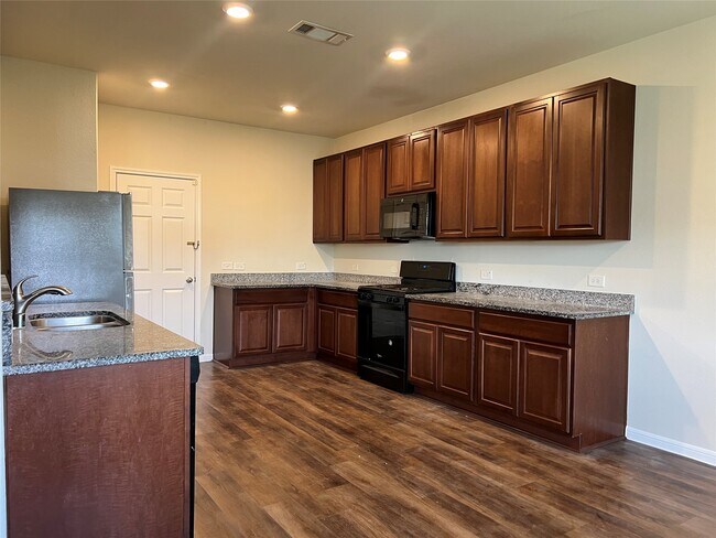 Foto del edificio - 4711 Prairie Chase Dr