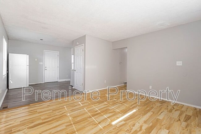 Building Photo - 7600 E 50th St