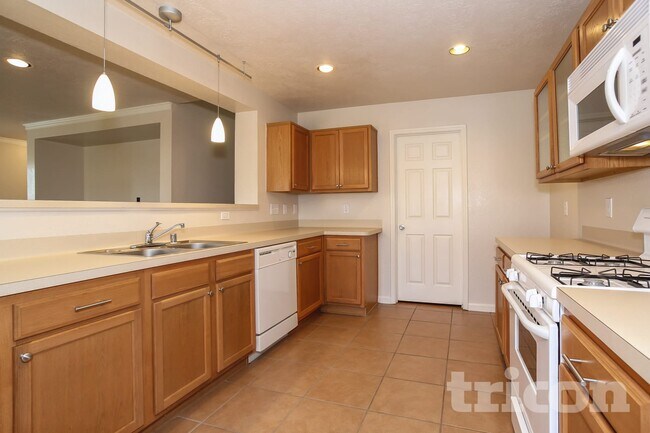 Foto del edificio - 7938 Blue Wahoo Ln