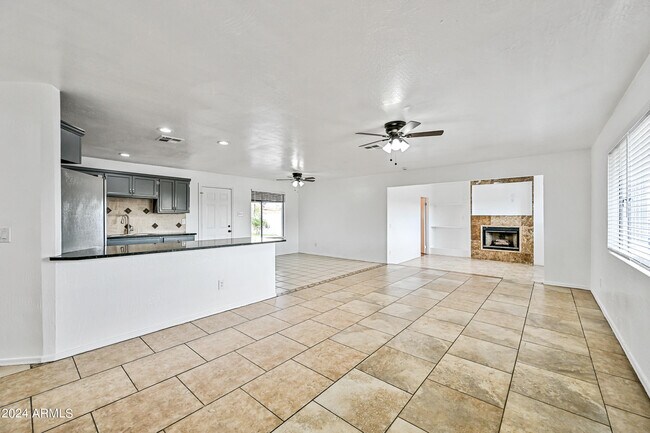Foto del edificio - 3027 N 43rd Ave