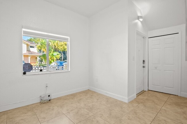 Foto del edificio - Prime Hialeah Location Spacious Home Close to Everything