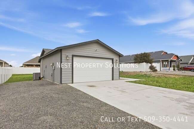 Building Photo - 413 S Trillium Wy