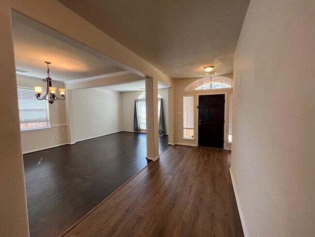 Foto del edificio - 8722 Auburn Glen Ln