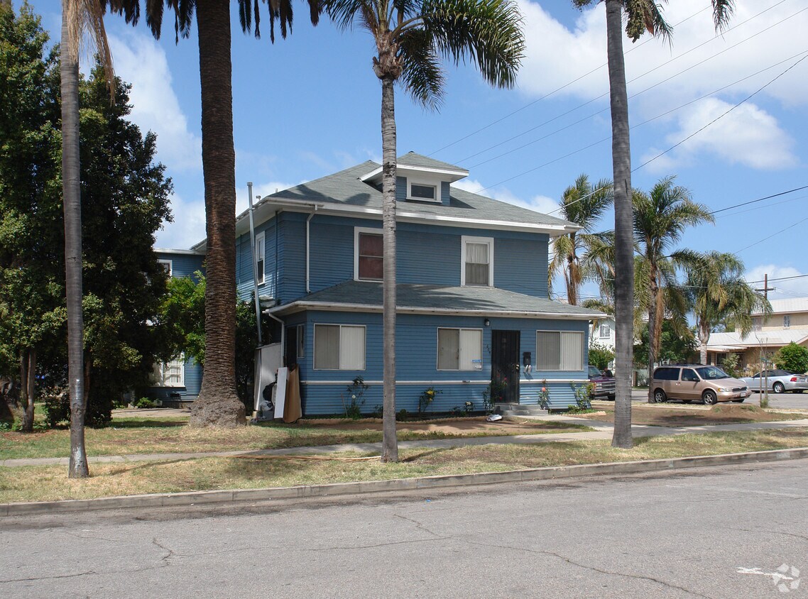 Building Photo - 604 C Ave