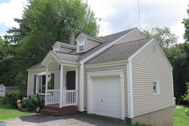 Building Photo - 54 Tolman Ave