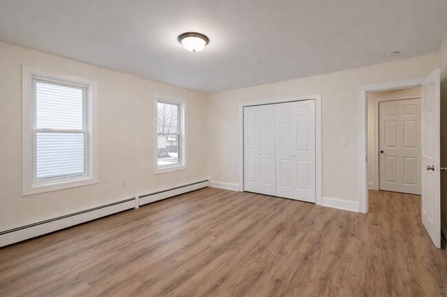 Building Photo - 64 S 13th St