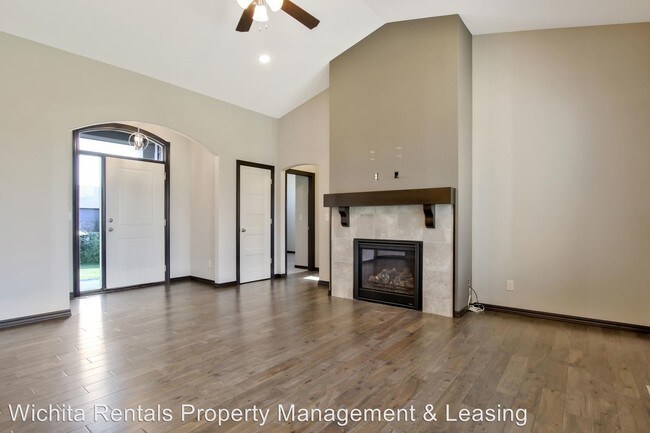 Building Photo - 3 br, 2 bath House - 529 N. Jaax Ct.