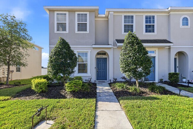 Foto del edificio - 6135 Fairmont Ln