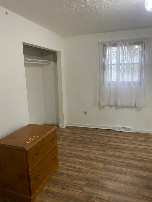 Photo - 2085 Cedar St House