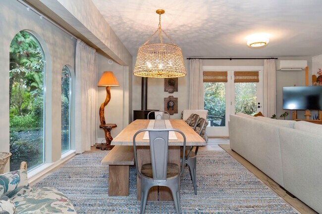Foto del edificio - Beautifully Furnished Bainbridge Island Oa...