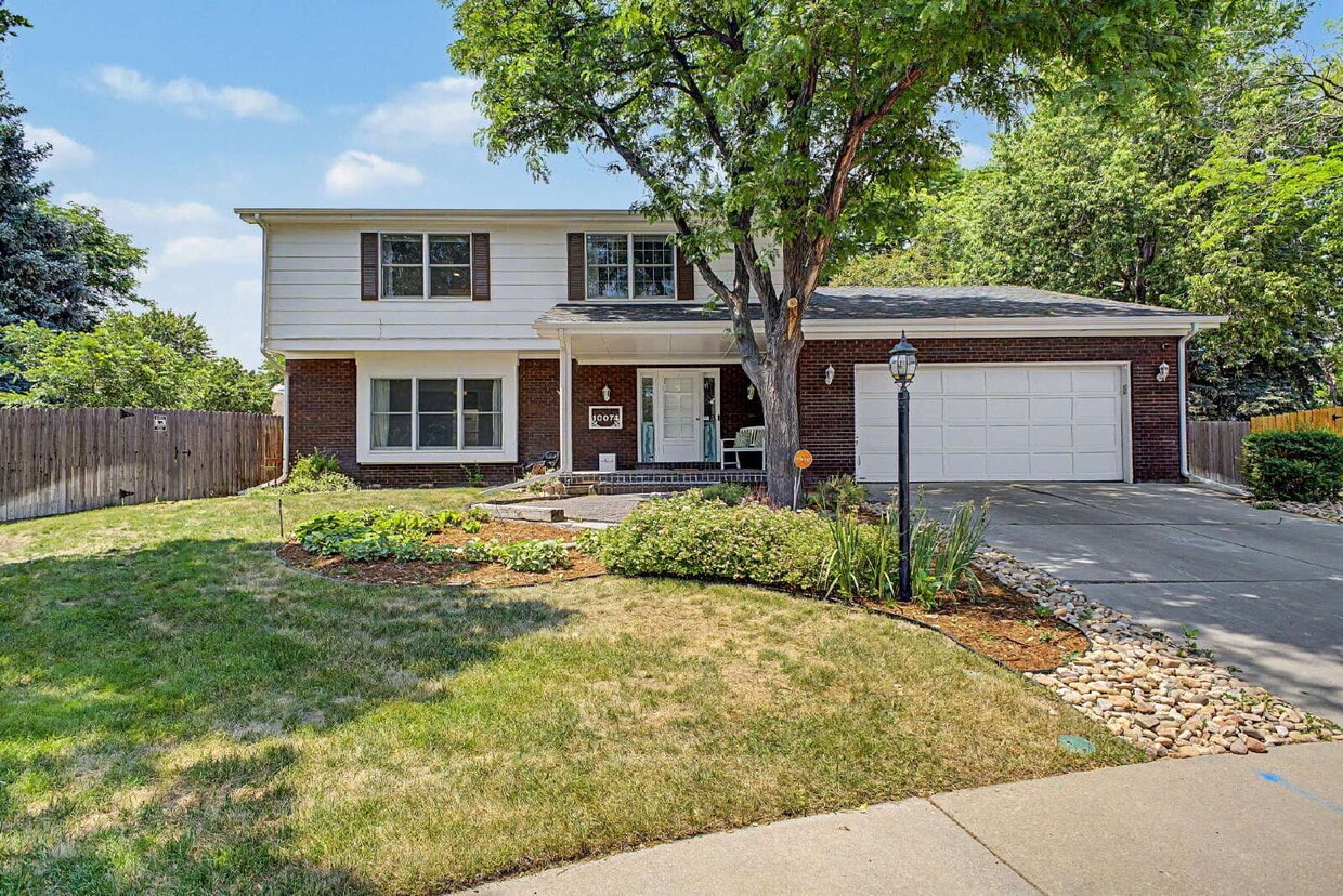 "Spacious 4-Bedroom Oasis with 4 Full Baths in Prime Englewood Location – 3306 Sq. Ft. of Comfort... - "Spacious 4-Bedroom Oasis with 4 Full Baths in Prime Englewood Location – 3306 Sq. Ft. of Comfort...