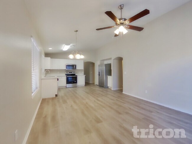 Building Photo - 12306 N Palm St