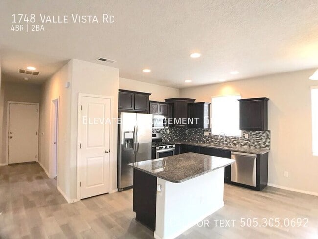 Building Photo - 1748 Valle Vista Rd NW