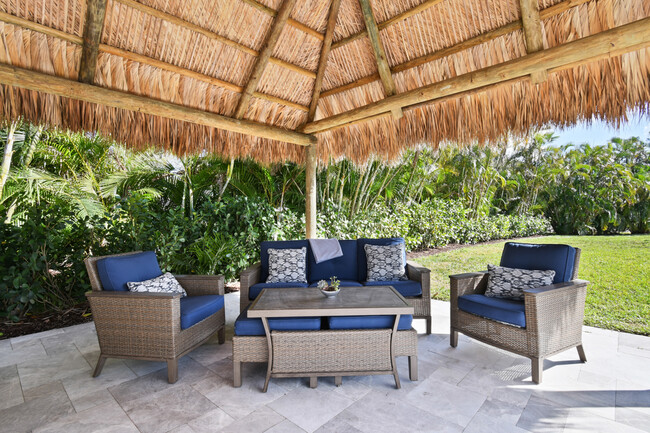 HUGE tiki hut with bar - 4835 Bimini Rd