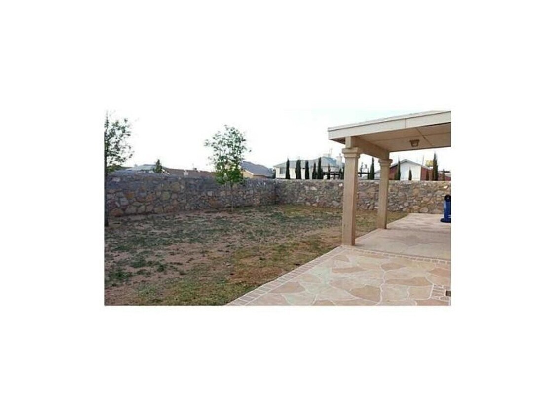 Building Photo - Beautiful 3 bedroom 2 bath home in East El...