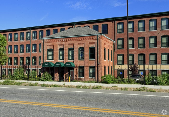 Foto del edificio - Riverside Commons