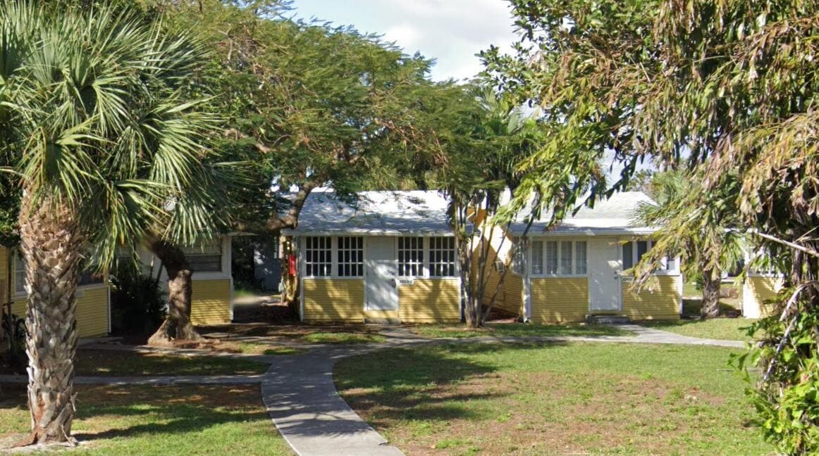 Primary Photo - 3723 Morton Ave