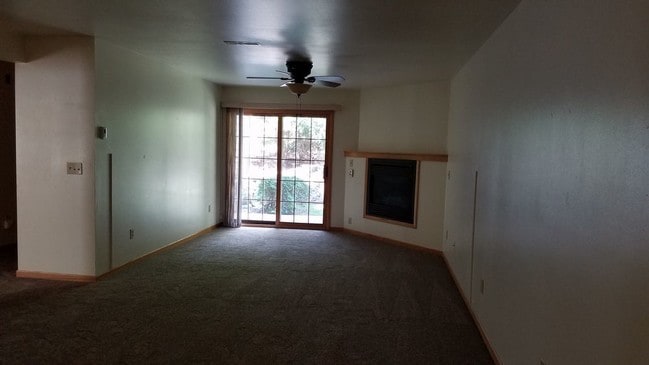 Building Photo - 18600 Brookfield Lake Dr