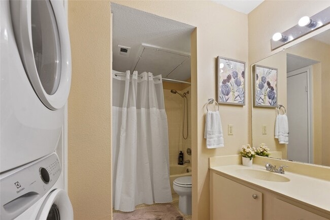 Photo - 7950 N Stadium Dr Apartment