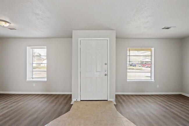 Building Photo - 12019 Sharpcrest St