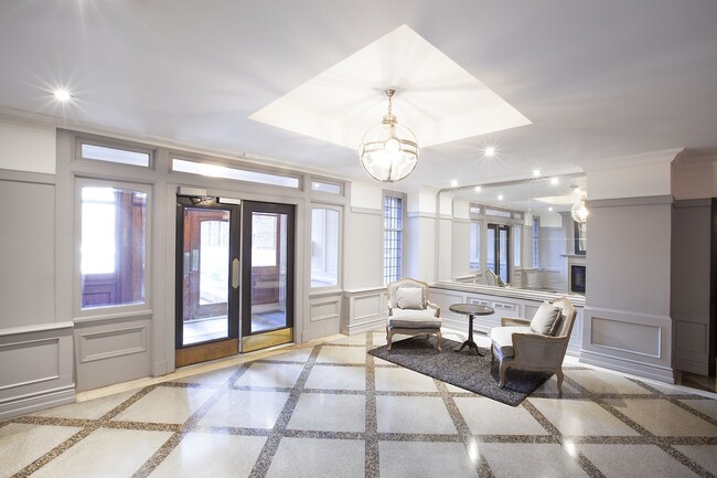 Building Photo - 4557 Rue Sherbrooke O