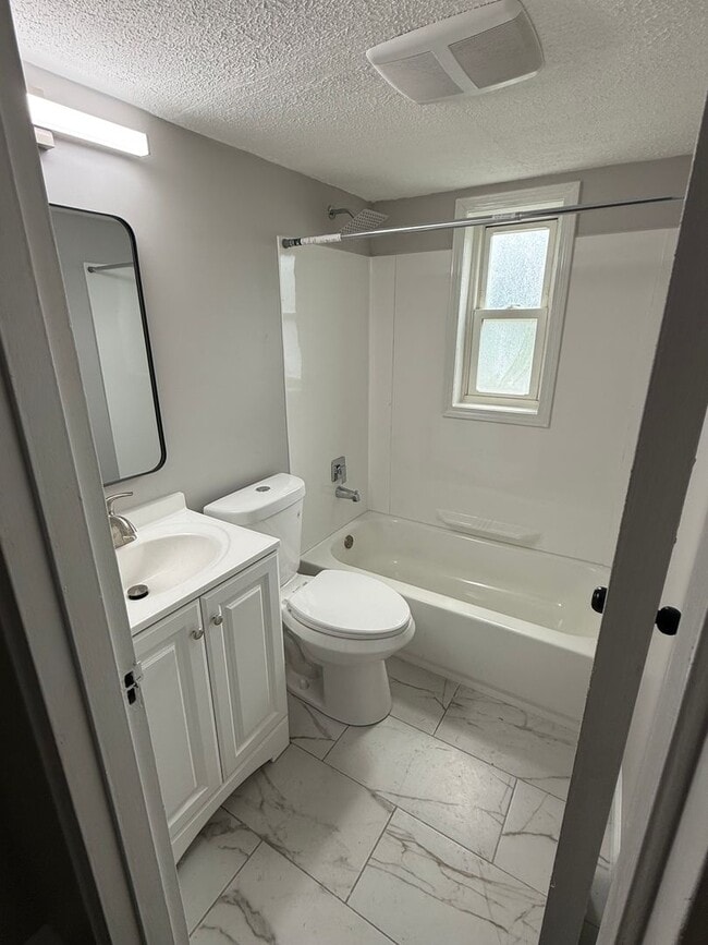 Building Photo - 2825 San Rae Dr