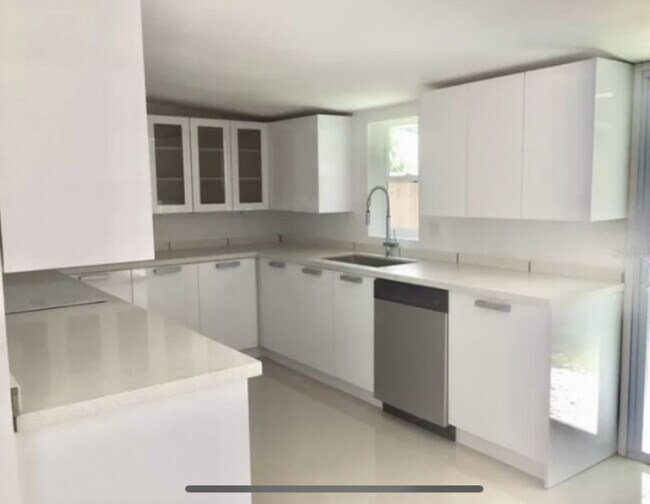 Building Photo - 3959 Eton Pl