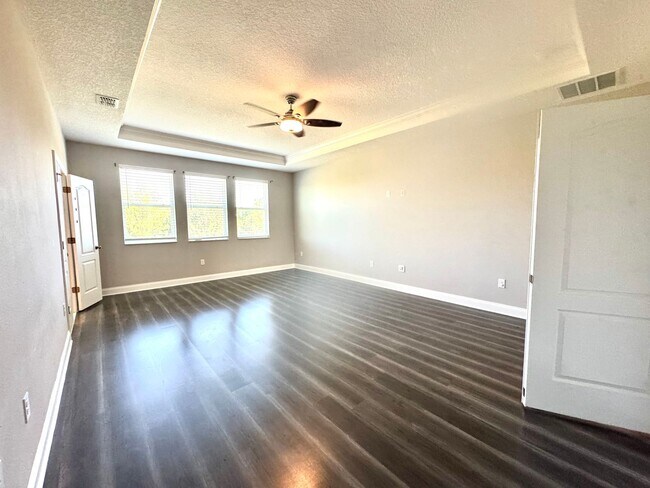 Foto del edificio - Somerset Park 5 Bedrooms, 4 Bathrooms