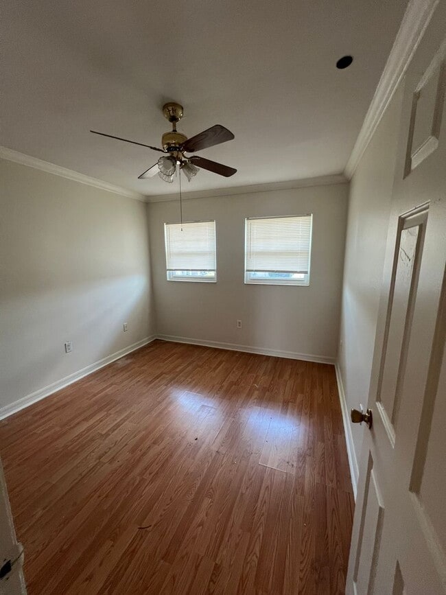 Photo - Available Now : 3 Bedroom 2 Bath Condo