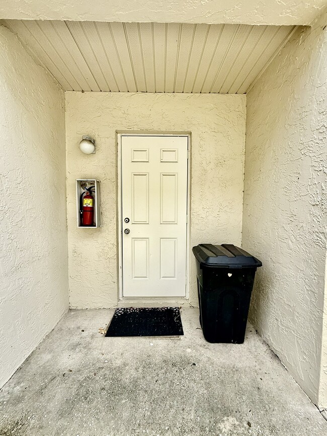 Building Photo - 2941 Bough Ave