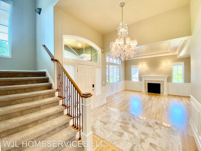 Building Photo - 5 br, 4.5 bath House - 1418 235th Place SE