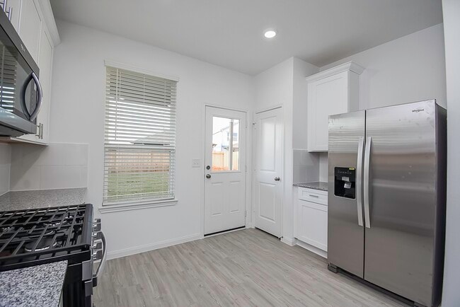 Foto del edificio - 23407 Honey Spade Rd