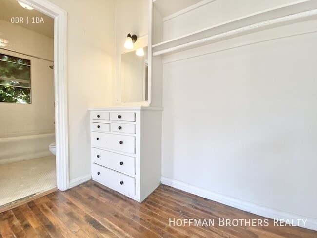 Building Photo - 836 Sanborn Ave
