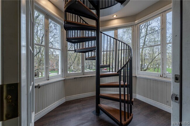 Foto del edificio - 117 Bidwell Pkwy