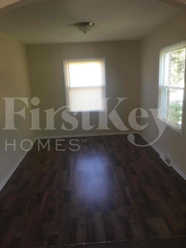 Foto del edificio - 410 S Villa Ave