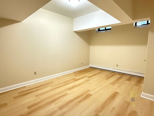 Foto del edificio - 1100 Beacon St